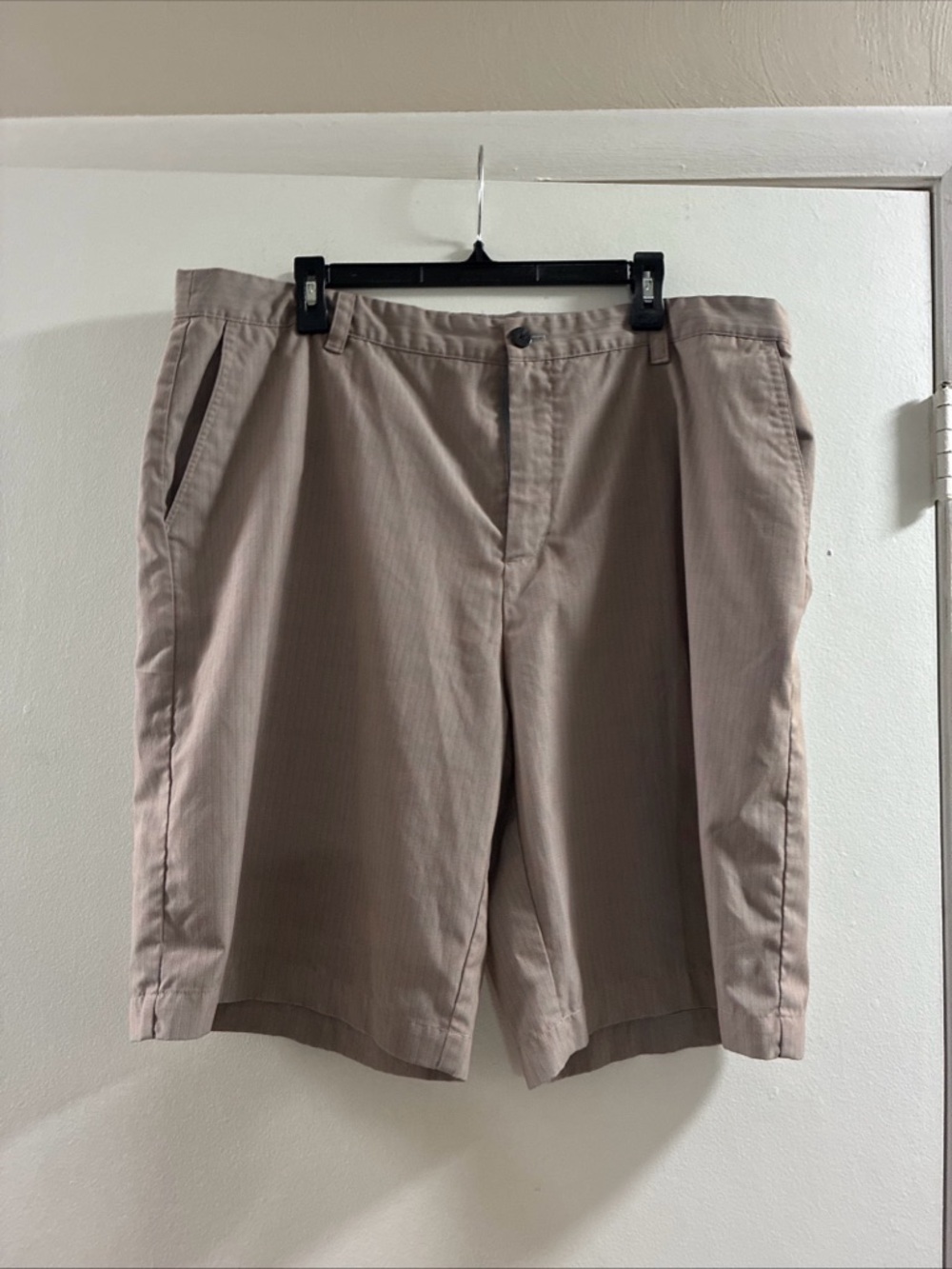 Adidas Golf Performance Men's Flat-Front Taupe Striped‎ Red/Baby Blue Shorts
